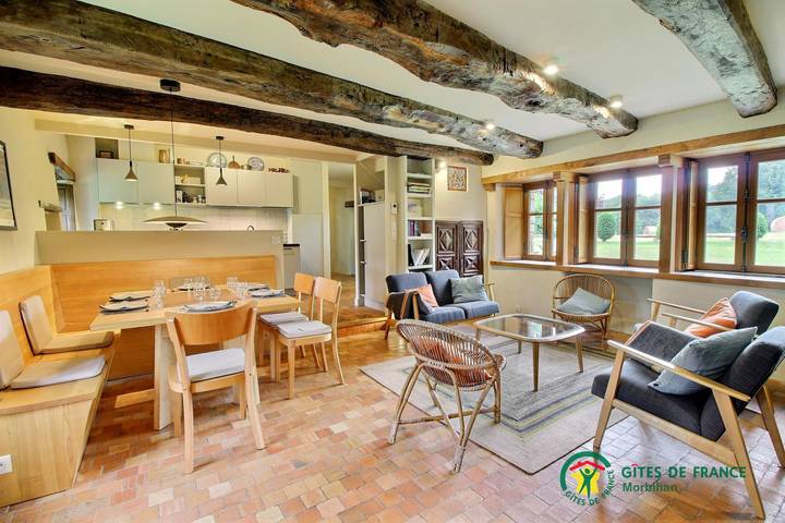 Gîte pour 7 personnes, avec Terrasse ainsi que Jardin et Vue à Plaudren