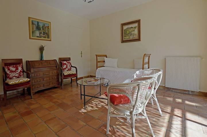 Location de vacances pour 4 personnes, avec jardin ainsi que piscine et terrasse à Vergèze - 2