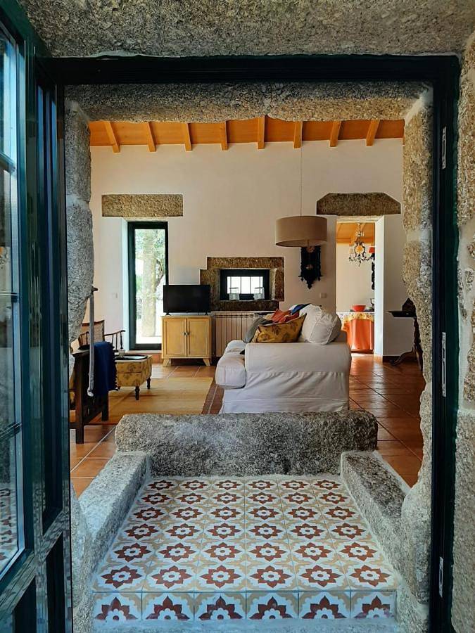 Two-Bedroom House in Moimenta da Serra e Vinhó, Serra da Estrela