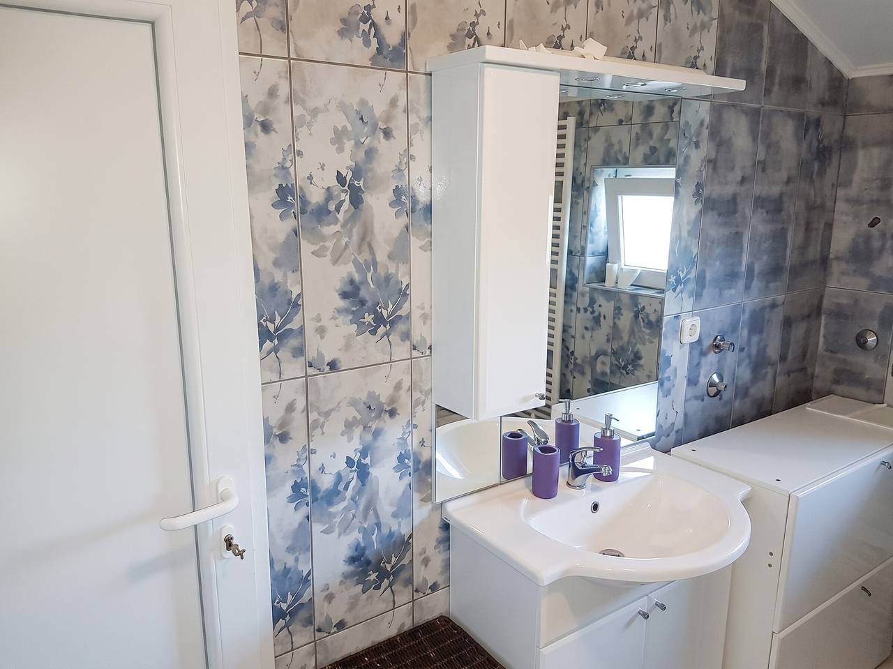 Ganze Wohnung, Modernes Apartment mit Gartenblick in Belišće - 76 m² in Osijek-Baranja
