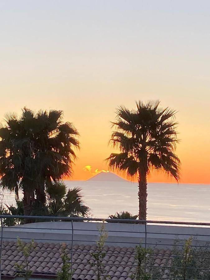 Location de vacances pour 6 personnes, avec Terrasse ainsi que Jardin et Vue à Zambrone - 4