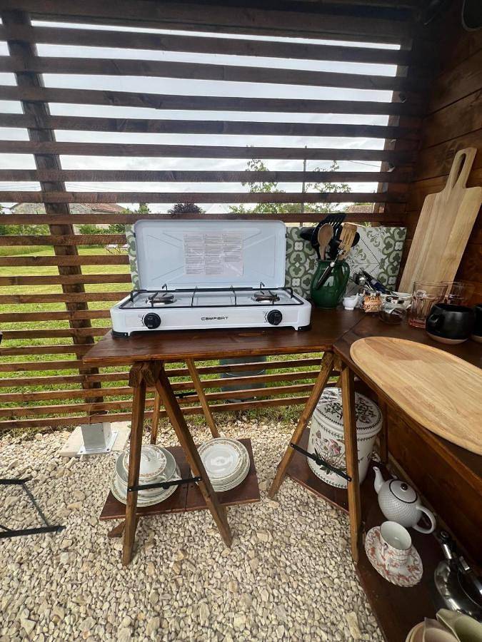 Location de vacances pour 4 personnes, avec vue et terrasse ainsi que jardin et piscine, animaux acceptés à Savigné - 4