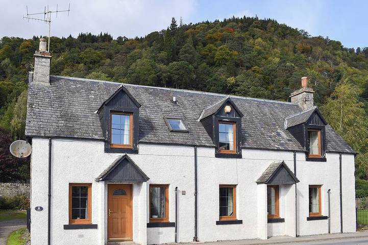 Log cabin for 2 people, with garden in Loch Tay