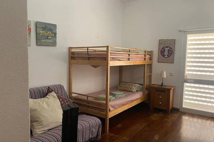Bonito chalet con piscina privada, terraza, jardín y parque infantil in Santa Bárbara de Nexe, Distrito de Faro