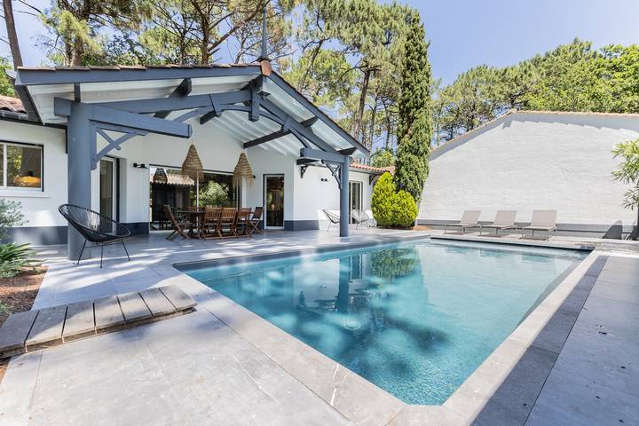 Location de vacances pour 8 personnes, avec jardin et terrasse dans Pyla Plage - 2