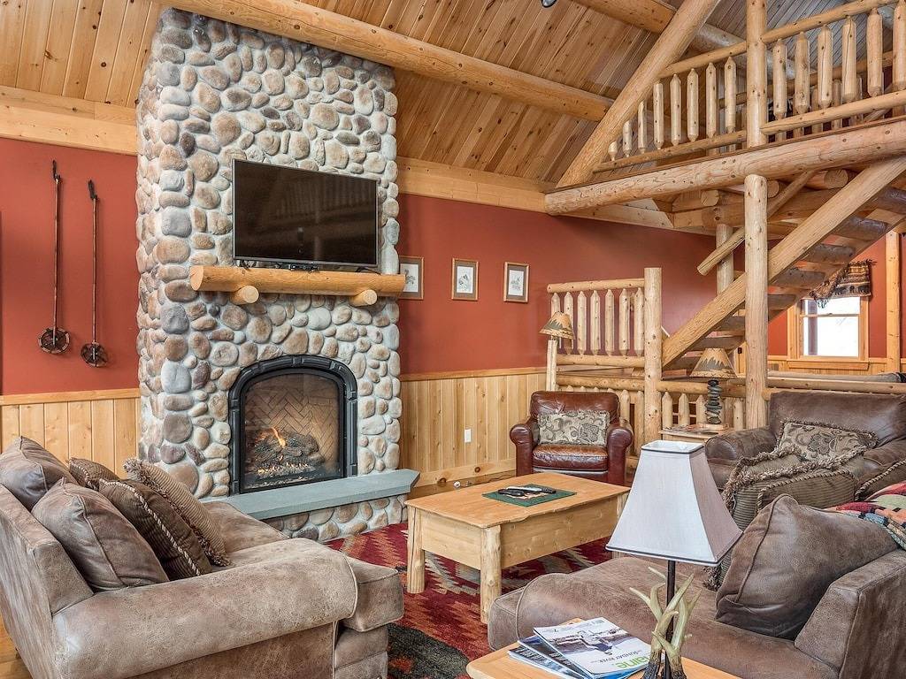 Rediker Retreat- Authentic Riverfront Luxury Log Home in Newry, Sunday River