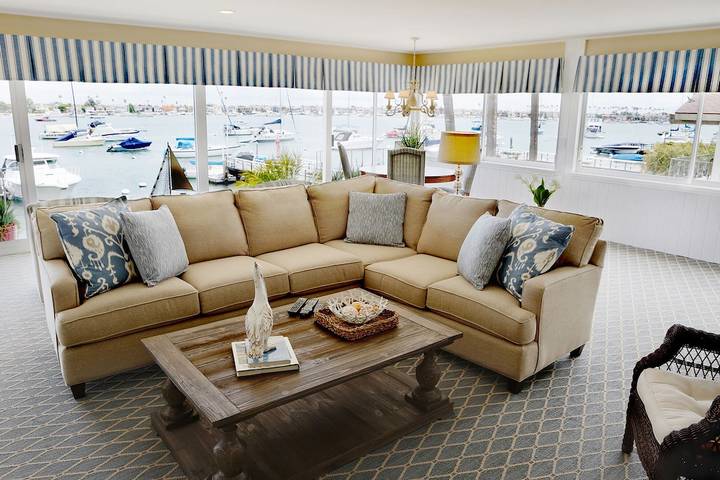 Vacation rental for 11 people, with terrace in Balboa Island