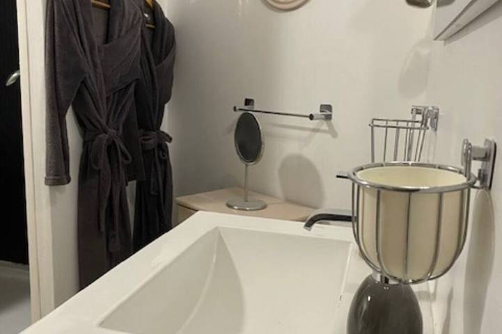 Gîte pour 2 personnes, avec jardin ainsi que jacuzzi et terrasse à Ardentes - 4