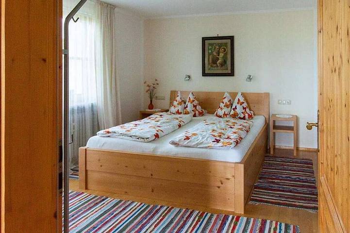 Ganze Wohnung, Ferienwohnung mit Südbalkon in Riedering, Chiemgauer Alpen