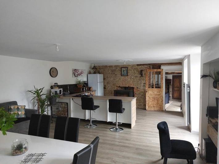 Location de vacances pour 6 personnes, avec vue dans Saint-Quentin-la-Chabanne