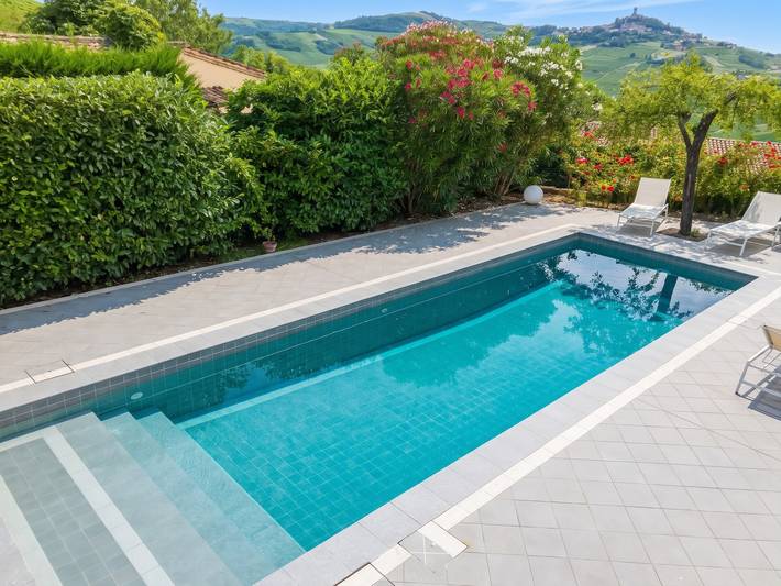 Geräumige Villa mit privatem Pool in Ca' dei Rovati in Castana, Oltrepò Pavese