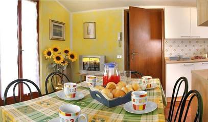 Appartement voor 5 Personen in Lazise, Garda Bergen, Afbeelding 4