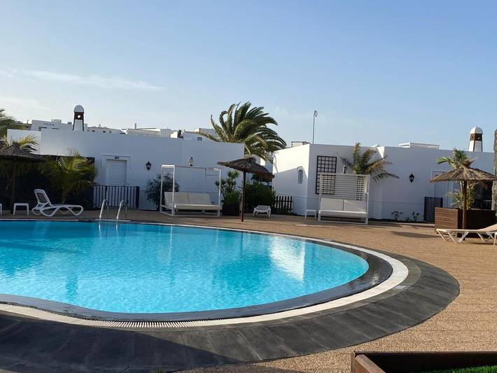 Apartmenthotel für 4 Personen, mit Terrasse und Garten sowie Whirlpool und Pool in Playa Blanca - 2