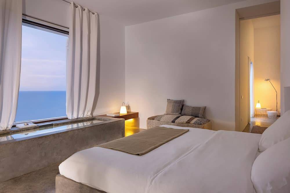 Minimalist 6-bedroom villa with breath taking sea views and sunset in Na Xamena in San Miguel de Balansat, San Juan Bautista