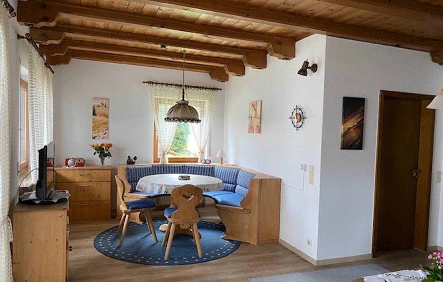 Ganze Ferienwohnung, Ferienwohnung Deininger inkl. Chiemgaukarte - Ferienwohnung 1 40qm, Balk., Kochni., Wohnzimmer, 1 Wohnschlafz., max 2 P. in Ruhpolding, Bayerische Alpen
