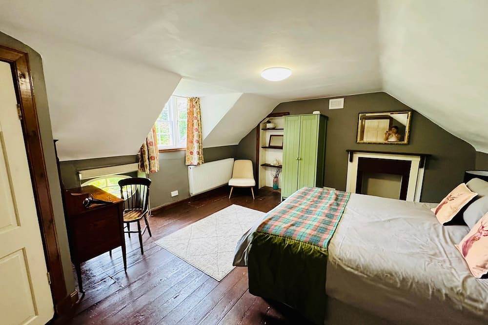 Historic 1600 Cottage with Hot Tub, Private Estate in Stirling, Stirling und Umgebung