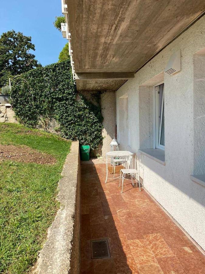 Ferienwohnung für 4 Personen, mit Pool und Seeblick sowie Garten in Garda - 2