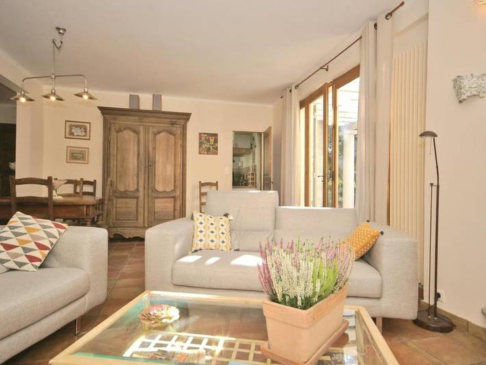 Maison de vacances pour 10 personnes, avec Balcon et Terrasse ainsi que Jardin et Piscine à Crillon-le-Brave