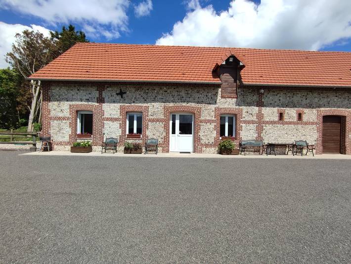 Gîte pour 6 personnes, avec Terrasse et Jardin à Thiergeville