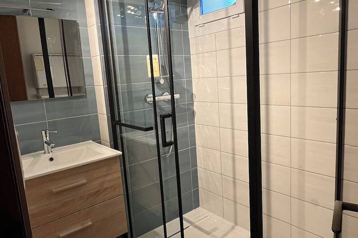 Appartement entier, T2 avec jardin privatif, parking sécurisé et cadre paisible proche centre-ville in Gap, Région de Gap
