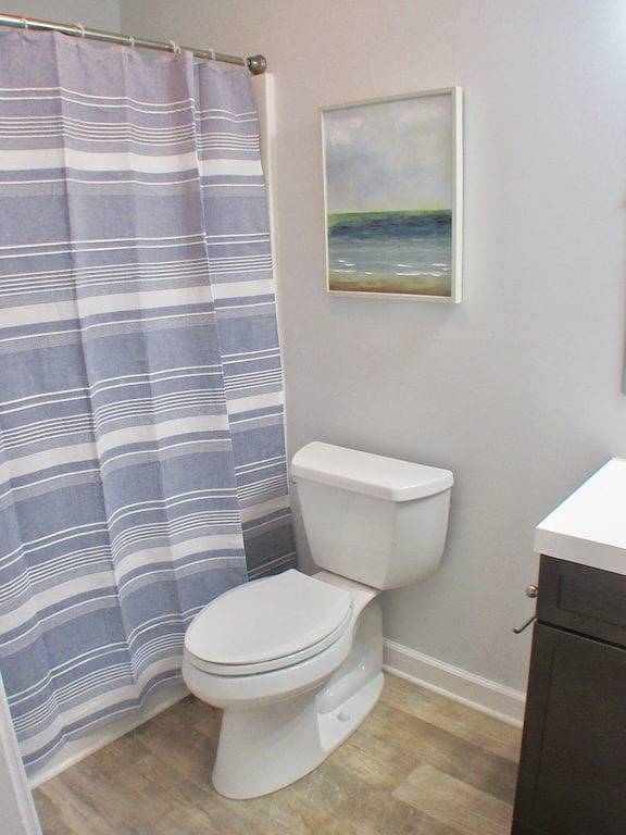 Ganze Wohnung, Atlantic Oasis, Neu für 2018, Renoviert, weniger als 1 Block vom Strand entfernt! in Nags Head, Dare County