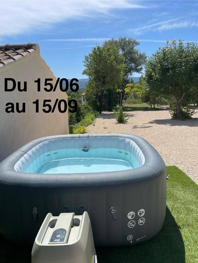Location de vacances pour 6 personnes, avec vue et jardin à Mormoiron - 2