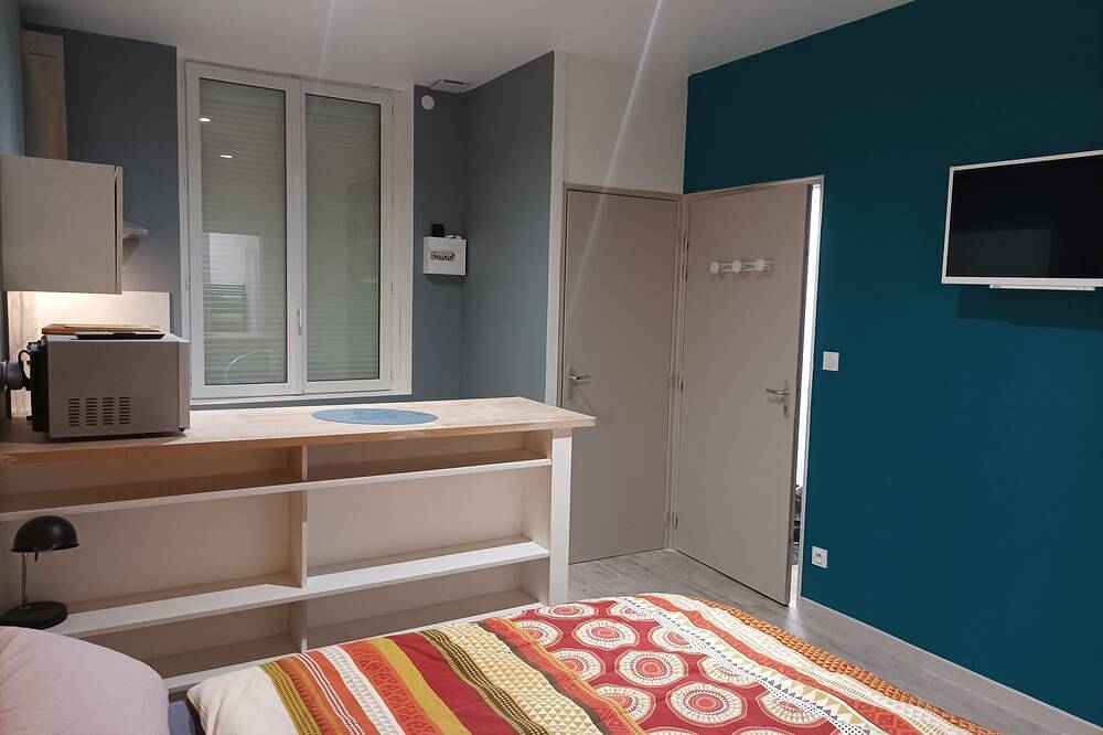 Entire apartment, Fully equipped studio. Welcome to Seamora in Saint-Étienne, Pilat Regional Nature Park