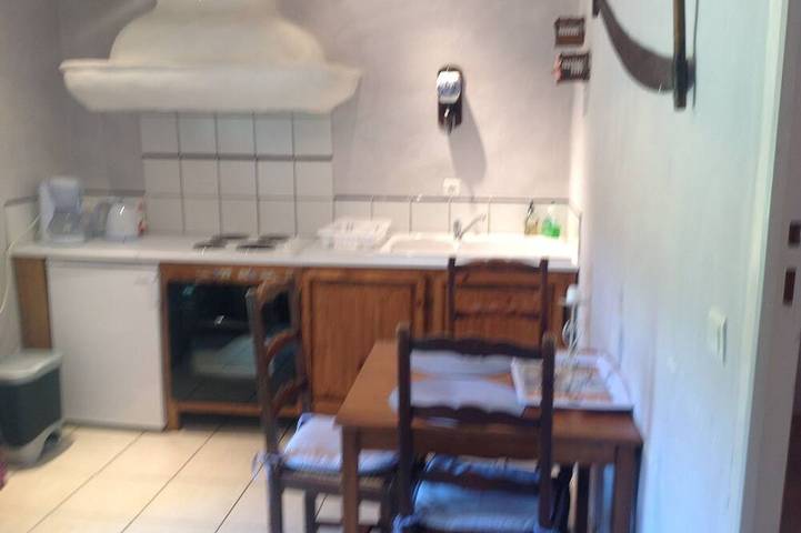 Gîte pour 2 personnes, avec jardin et piscine à Mallemort - 2