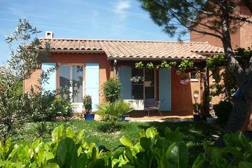 Gîte pour 4 personnes, avec piscine et jardin à Pierrevert