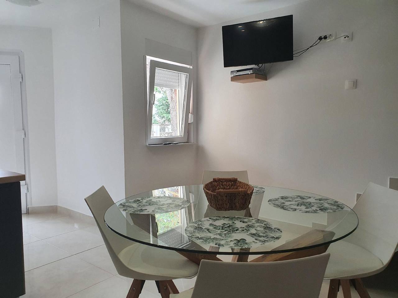 Apartamento vacacional entero, Apartamento de dos dormitorios cerca del mar in Banjole, Costa sur de Istria