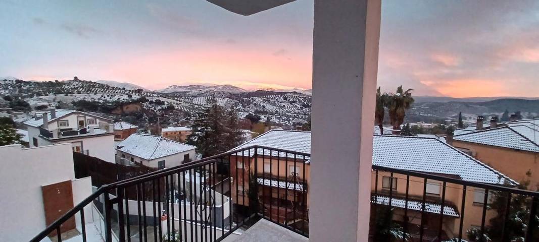 Chalet para 15 personas, con vistas además de piscina y jardín, Se admiten mascotas en Vega de Granada - 2