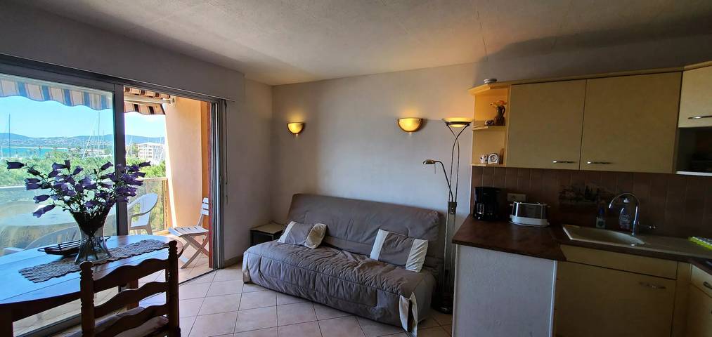 Gîte pour 4 personnes, avec balcon, animaux acceptés dans Plage Republique Frejus - 3