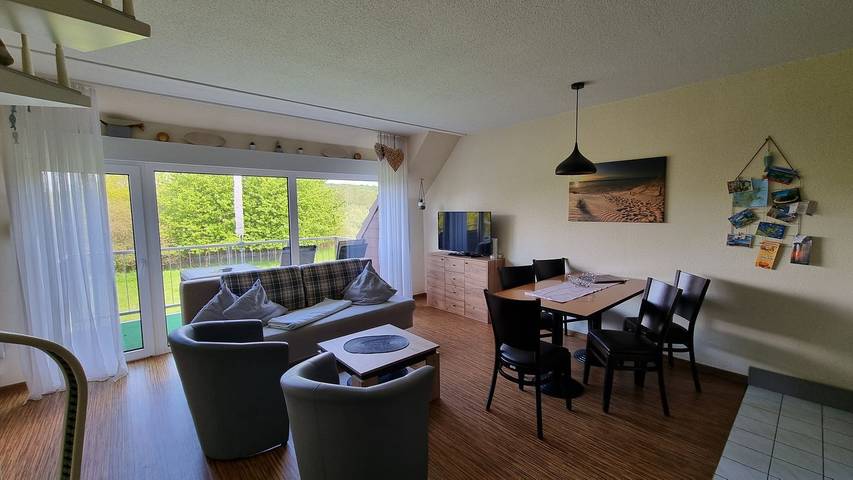 Ganze Wohnung, Ferienwohnung 52 – Idyllisches Apartment für 5 mit zwei Schlafbereichen & Wlan in Buschvitz, Bergen auf Rügen und Umgebung