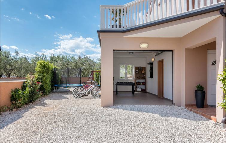 Location de vacances pour 6 personnes, avec terrasse, animaux acceptés à Loborika - 3