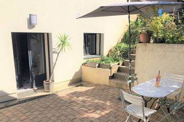 Gîte pour 5 personnes, avec terrasse à Genas