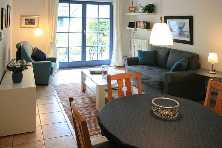 Ferienwohnung für 2 Personen, mit Terrasse und Garten in Prerow