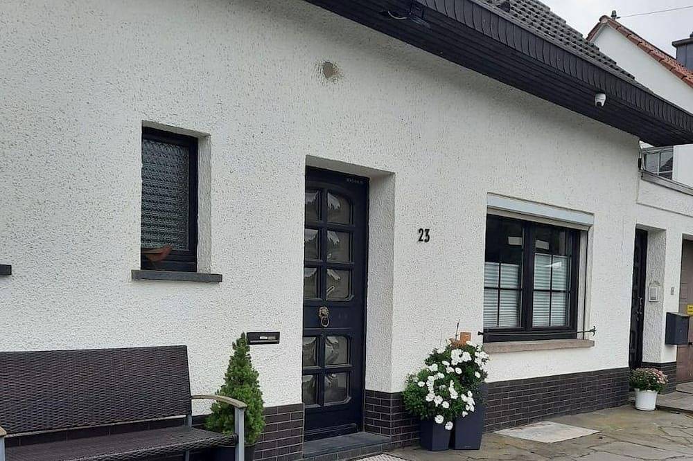 Ganze Wohnung, Ferienwohnung Holiday Prümtal - 4-Bett-Ferienwohnung Dusche/Wc in Waxweiler, Eifelkreis Bitburg-Prüm