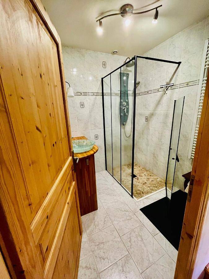 Chambre d’hôte pour 2 personnes, avec Terrasse et Jardin ainsi que Piscine et Vue à Bergerac - 3