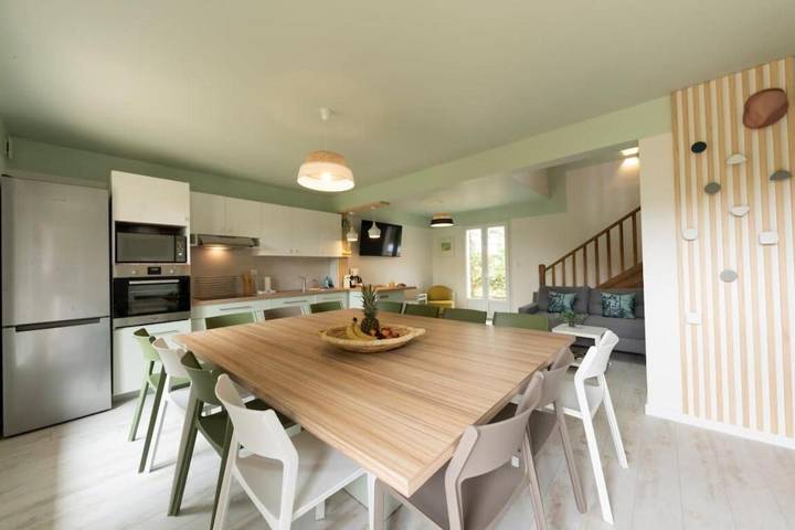 Location de vacances pour 14 personnes, avec Balcon ainsi que Jardin et Piscine à Saint-Aignan