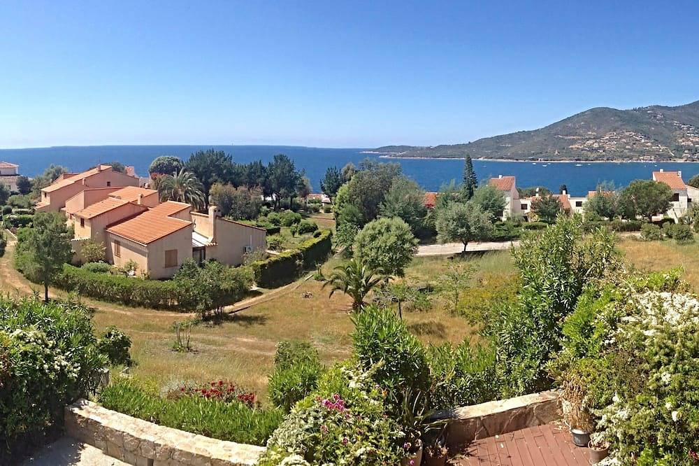 Appartement entier, Appartement haut de gamme 55 m2 - 2 chambres - vue panoramique sur la mer in Sagone, Coggia