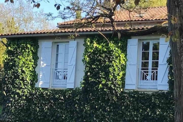 Location de vacances pour 6 personnes, avec piscine ainsi que terrasse et jardin dans Dunes