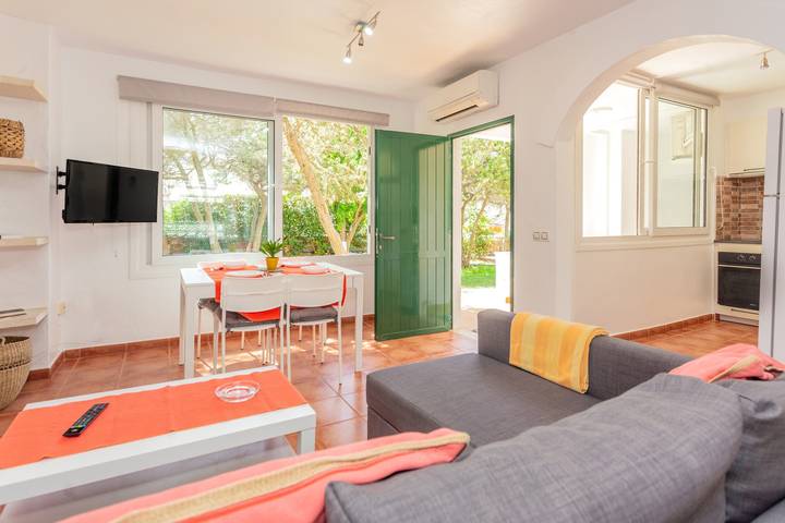 Holiday Home 'Villa Elfa' near the Beach with Pool, Garden & Wi-Fi