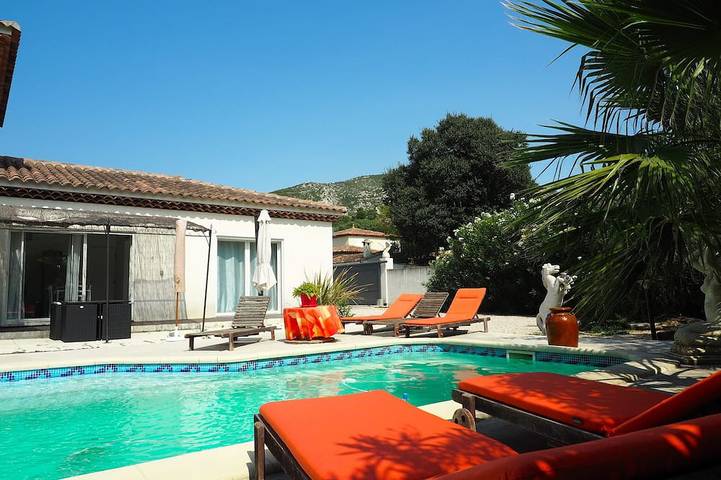 Ferienhaus für 4 Personen, mit Terrasse und Garten