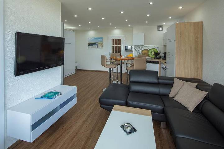 Ferienwohnung für 5 Personen, mit Meerblick und Sauna sowie Pool und Balkon in Südstrand Pelzerhaken