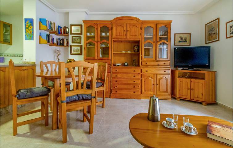 Apartamento vacacional entero, Escapada junto a la playa: Aire acondicionado, cocina americana, terraza y aparcamiento in Santa Pola, Costa Blanca