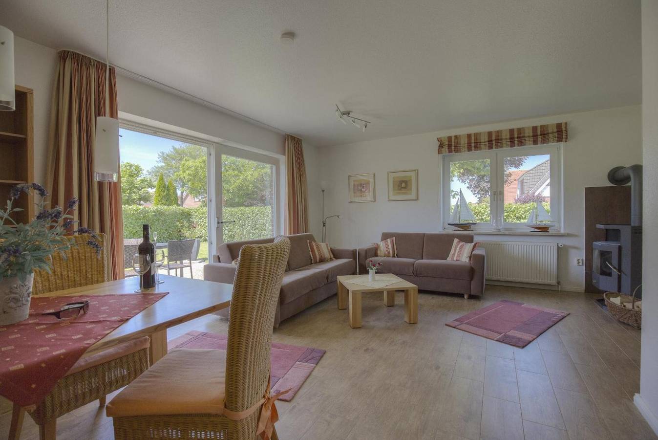 Amrumbank Terrace Apartment with Private Terrace, Garden, and Wi-Fi