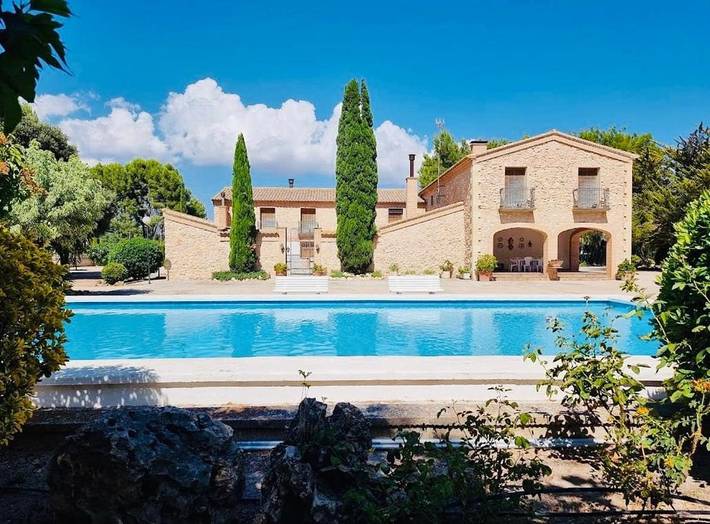 Apartamento para 19 personas, con Balcón y Terraza además de Jardín y Piscina en Villena