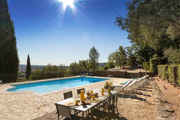 Charming holiday house with pool and stunning views of Draguignan in Draguignan, Region de Draguignan