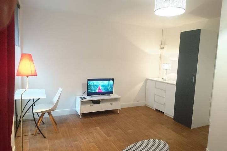 Ganze Wohnung, Angenehmes, komfortables Studio mit privatem Innenhof in Lorient, Côte des Mégalithes
