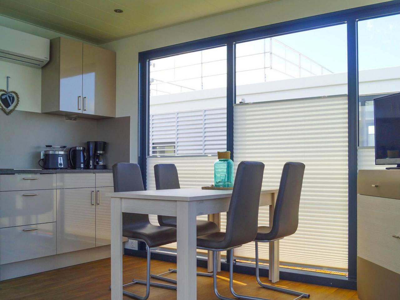 Hausboot Schwimmendes Haus in Ribnitz-Damgarten in Ribnitz, Ribnitz-Damgarten